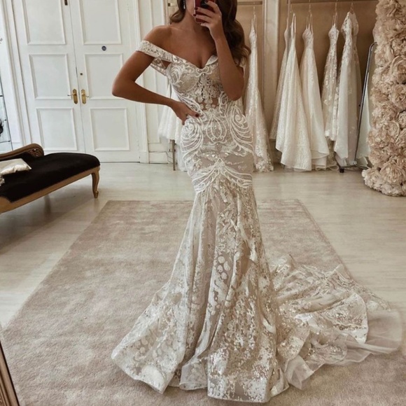 Riki Dalal Sophia Wedding Gown - Picture 1 of 4